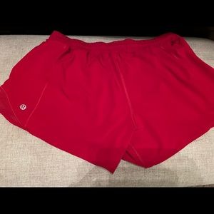 Lululemon Hotty Hot Low-Rise Short 4 inch